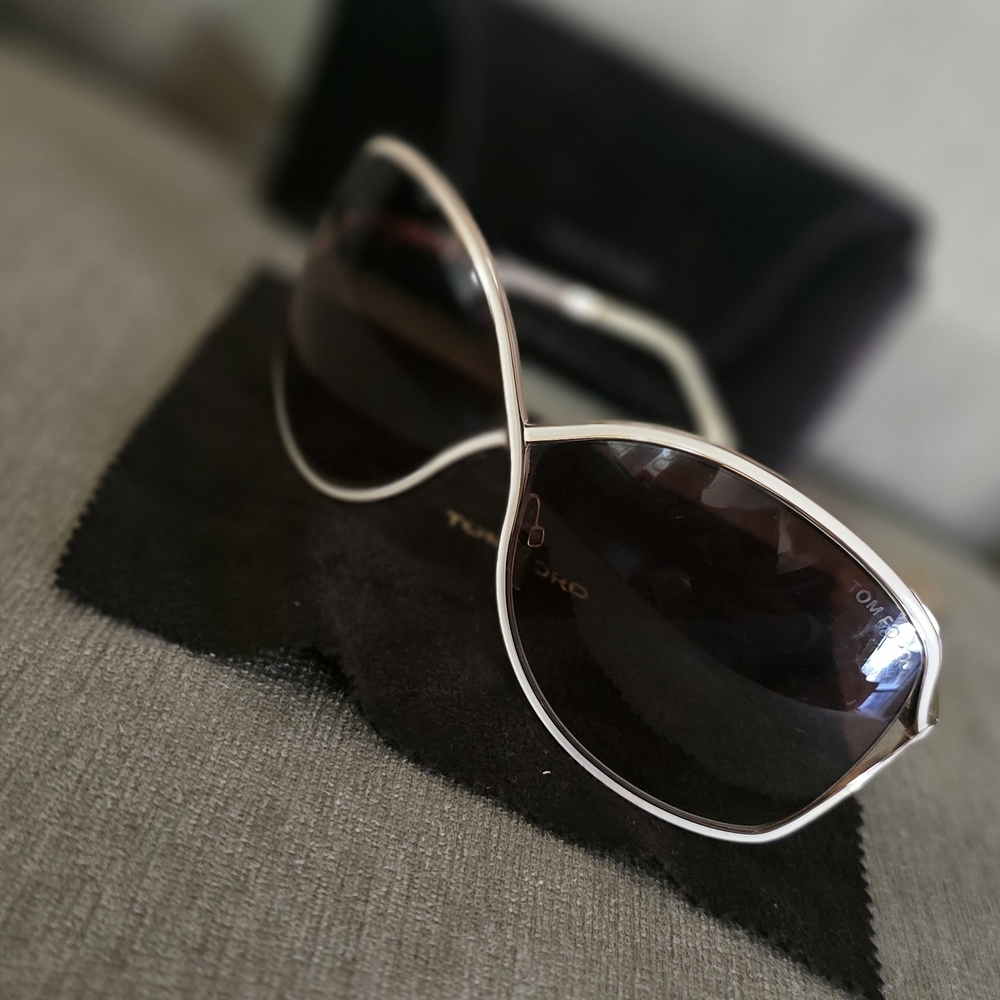 Tom Ford Women's Sunglasses - Black with White Accents - Picture 2 of 4